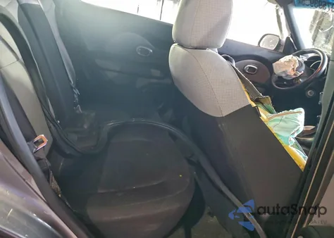 2016 Kia Soul z USA, uszkodzony, nr VIN KNDJN2A26G7259367